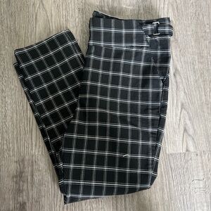 Maurices Large Black and White Bengaline Plaid Cropped Pants
